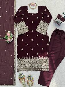 Lanzamiento del nuevo conjunto de fiesta de diseñador con top y pantalón de georgette sintético pesado con intrincados detalles de hilo y lentejuelas, y dupatta. - Product Image 5