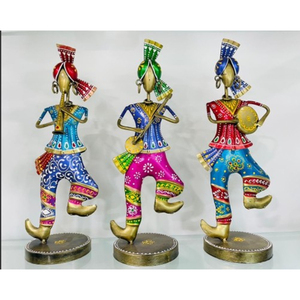 Poupées Musiciennes Art Déco Artisanales Fabriquées en Inde pour Pâques, Diwali, Mariages et Autres Occasions - Product Image 1