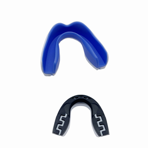 Protector Bucal de Silicona Azul y Negro con Patrón en Zigzag, Modelo 2026, para Boxeo y MMA, Protección Deportiva, Ajuste Personalizado - Product Image 1
