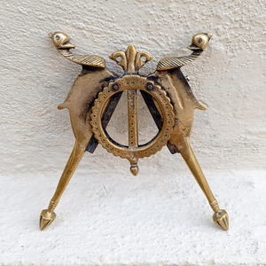 Couteau à noix en laiton vintage avec deux paons, artisanat indien, briseur de noix de supari Sarota, outil de coupe traditionnel en laiton - Product Image 2