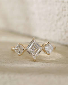 Anillo de Compromiso/Boda de Diamantes Amarillos en Oro de 14K, Estilo Vintage para Mujer, Corte Ovalado, Diamante Cultivado en Laboratorio, Clásico, Certificado IGI - Product Image 1