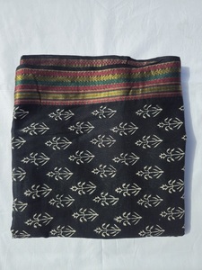 Paréo Sarong en Coton Imprimé à la Main de Qualité Export, Écharpe Florale, Stole et Dupatta Légers et Écologiques pour la Plage - Product Image 2