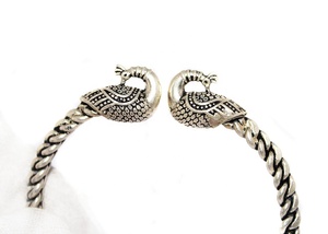 Bracelet manchette ouvert torsadé en argent sterling 925 massif oxydé, motif double tête de paon, bijoux ethniques raffinés, vente en gros - Product Image 6
