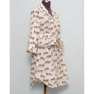 เดรสผ้าฝ้ายแท้ 100% ลายดอกไม้ พิมพ์ลายด้วยมือ ทรงตรง สไตล์โบฮีเมียน แขนยาวทรงระฆัง เซ็กซี่ คอวี ความยาวปานกลาง เหมาะสำหรับใส่ลำลองในฤดูร้อนหรือไปงานปาร์ตี้ - Product Image 5