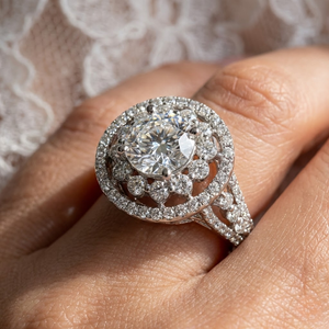 Bague de fiançailles semi-montée en diamant véritable blanc de 18 carats, coupe brillante, série Love, design classique, fabriquée en Chine, pour femmes, pour les fêtes - Product Image 2