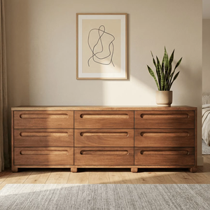 Commode Oaklyn de style Japandi en bois massif, finition grain de bois naturel, armoire de rangement scandinave pour salon - Product Image 2