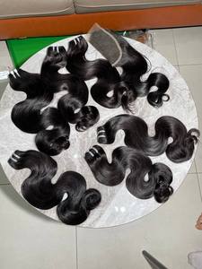 Extensions de cheveux vietnamiens ondulés avec closure 13x4, couleur naturelle, 100% cheveux humains vierges, cuticules alignées - Product Image 2