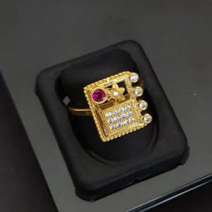 Anillo de moda chapado en oro con piedra austriaca Estilo elegante y lujoso - Product Image 1