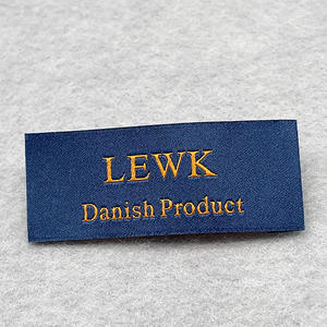 Étiquettes tissées personnalisées pour vêtements, forme drapeau, en damassé, étiquettes de taille pour l'entretien des vêtements, marque de vêtements, lavables, découpées au laser, faible MOQ - Product Image 3