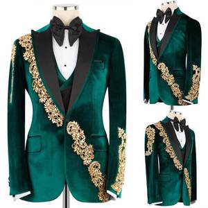 ชุดทักซิโด้กำมะหยี่สีเขียวมรกตสำหรับเด็กผู้ชาย พร้อมงานปักสีทอง ชุดแต่งงานเด็กสุดหรู ชุดเพื่อนเจ้าบ่าว ชุดออกงานอย่างเป็นทางการ - Product Image 4