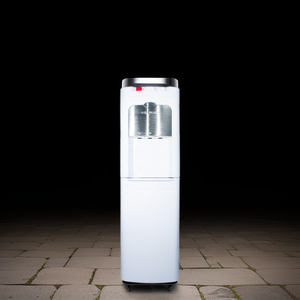 Dispensador de agua de alimentación fría y caliente de ósmosis independiente comercial de la mejor calidad con sistema ozonizador de 4 filtros - Product Image 1