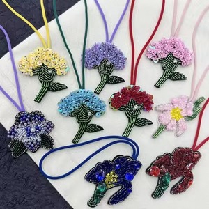 Broche Glamour en Perles de Rocaille : Pièce de Mode Attrayante, Broderie Perlée Faite Main, Style Designer - Product Image 6