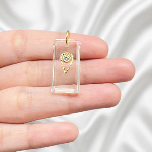 Colgante de cristal de cuarzo CZ con forma de baguette en chapado en oro – Componente perfecto para joyería DIY - Product Image 1