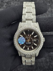 Reloj de Cuarzo para Hombre de Acero Inoxidable, 42 mm, Esfera Negra, Bisel con Diamantes, Resistente al Agua, Correa de 20 mm, Cierre Oculto de Lujo, 10 mm - Product Image 3