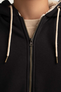 Sudadera Ligera con Capucha, Tejido Transpirable y Ajuste Cómodo - Product Image 6