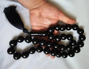 Perles de prière indiennes peintes à la main, en résine noire, faites à la main, avec pompon, pour usage religieux, thème bouddhiste - Product Image 5