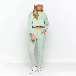 Ensemble sweat-shirt court et pantalon de jogging pour femme, tenue de sport deux pièces tendance pour le fitness, le streetwear et le quotidien - Product Image 1