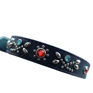 พรีเมี่ยมคุณภาพปลอกคอสุนัขหนังทำด้วยมือพร้อมกระดุมตกแต่งผู้ผลิตและผู้ค้าส่ง - Product Image 1