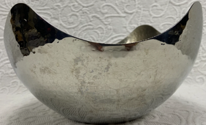 Bol en argent martelé motif vague océanique, récipient métallique ondulé, coupelle artisanale en acier courbé, coupelle sculptée Horizon en argent - Product Image 2