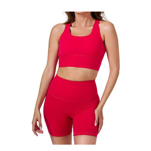 Ensemble de sport décontracté et élégant 2 pièces en coton pour femme – Soutien-gorge de sport couleur unie et short de yoga longueur genou avec boutons décoratifs, finition délavée, durable - Product Image 3