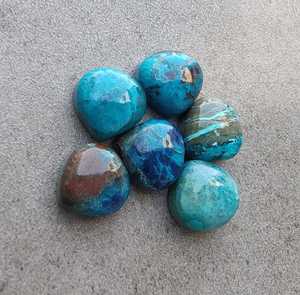 พลอยคริสโซคอลล่ารูปหัวใจธรรมชาติ สีฟ้า ขนาดเท่ากัน สำหรับทำเครื่องประดับ พลอยหลวม คริสตัลบำบัด - Product Image 3