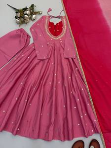 ชุดเดรส Anarkali สีชมพูอมเทาสำหรับผู้หญิง ออกแบบโดยดีไซเนอร์ เหมาะสำหรับงานปาร์ตี้ ชุดพื้นเมืองพร้อมผ้าคลุมไหล่ สำหรับงานแต่งงาน งานเฉลิมฉลอง ชุดอินเดียแบบ Salwar Kameez - Product Image 4