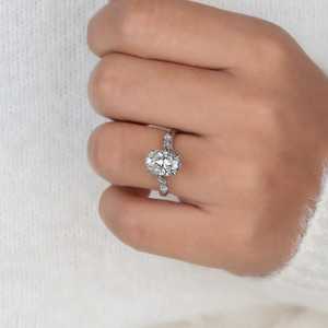 Anillo de banda ondulada con diamante de corte ovalado de moissanita para mujer, plata 925 original, regalo de boda, promesa, para ella - Product Image 2