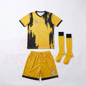 Ensemble de maillot et short de football personnalisé entièrement sublimé en polyester, uniforme de football en polyester interlock - Product Image 4
