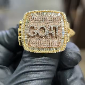 Anillo de Campeonato de Lujo Personalizado con Nombre y Piedras de Imitación - Product Image 3