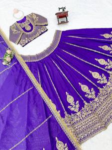 Lehenga de Seda Bordada en Morado para Mujer, Traje Tradicional Indio y Pakistaní para Bodas, Largo hasta el Suelo, Corte Regular - Product Image 6