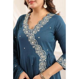 Conjunto de kurta: Compre al por mayor vestidos de mujer en línea, ropa casual de verano, moda india y pakistaní, elegante conjunto de top y pantalón. - Product Image 5