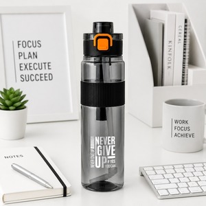 ขวดน้ำขนาดใหญ่ 1000 มล. ปลอดสาร BPA ดีไซน์ทนทาน ป้องกันการรั่วซึม เหมาะสำหรับยิม สำนักงาน กีฬา และกิจกรรมกลางแจ้ง - Product Image 1