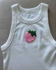 Chaleco de verano para mujer con bordado de cuentas y parches de fresa, papaya, palma tropical y langosta, hecho a mano, de algodón acanalado blanco, tipo camiseta sin mangas - Product Image 1