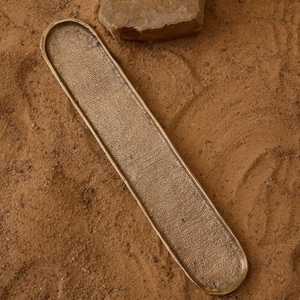 ถาดโดซาทรงสี่เหลี่ยมผืนผ้าจาก Jaffs Exports ทำจากทองเหลือง น้ำหนักเบา ดีไซน์ทันสมัย พร้อมหูจับ ตกแต่งสไตล์วบิซาบิ ผิวสัมผัสแบบโบราณ ผลิตจากชิ้นเดียว - Product Image 4