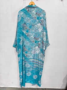 Robe en soie longue jusqu'aux chevilles, robe multicolores, robe de nuit, robe indienne vintage en soie recyclée, kimono en sari - Product Image 6