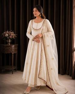 Ensemble Anarkali brodé crème avec dupatta en tulle, manches longues, tenue indienne pakistanaise pour mariage et festivals - Product Image 2