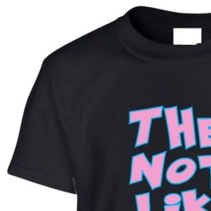 T-shirt noir à manches courtes et col rond avec imprimé graphique rose, vêtement décontracté pour tous les jours, streetwear confortable, vêtement unisexe - Product Image 4