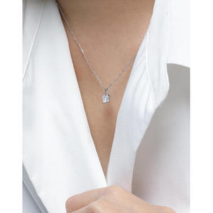 Pendentif Charme Solitaire Tendance en Zircon Cubique Taille Princesse 1,00 CT pour Femme, en Argent Sterling 925, Cadeau de Luxe de Haute Qualité - Product Image 2