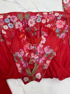 Ensemble Anarkali en soie organza pure et douce, coupe évasée, motif Kali, avec dupatta en toile et pantalon, prêt-à-porter - Product Image 5