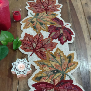 Elegante Camino de Mesa Bordado con Cuentas de Semillas para Regalo, Ideal para Navidad, Halloween, Eventos Especiales y Recepciones - Product Image 1