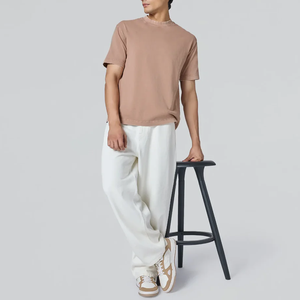 Camiseta de hombre de corte casual y regular con lavado ácido, logotipo personalizado, de secado rápido, de algodón teñido liso, fabricada en Pakistán - Product Image 3