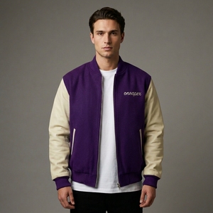 Veste en laine violette pour homme avec manches crème, col et poignets en tricot côtelé, fermeture éclair intégrale, streetwear décontracté haut de gamme, vêtement d'extérieur personnalisé bicolore - Product Image 1