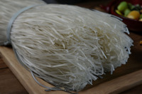 Instant Healthy Dry Rice Noodles with Mixed Vegetable Extracts and Colorful Flavors