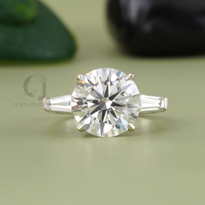 แหวนเพชรแล็บโกรว์ 5.00 กะรัต แบบสามเม็ด คลาสสิก ทองคำขาว 14K แท้ สี D ทรงบาแก็ตต์ รับรองโดย IGI สำหรับงานแต่งงาน - Product Image 5