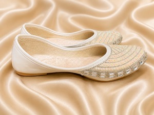 Chaussures plates en cuir véritable pour femmes, avec strass, bout rond, à enfiler, pour mariage, fête ou tenue de mariée - Product Image 2
