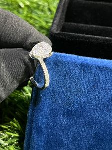 Anillo de Compromiso de Plata 925 Blanco con Moissanita Certificada IGI, Corte Ovalado, Anillo de Boda Nupcial, Bañado en Rodio, Engaste de Garra, Regalo y Fiesta - Product Image 4