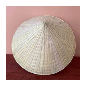 Chapeau conique en bambou fait main, style rustique traditionnel - Product Image 2