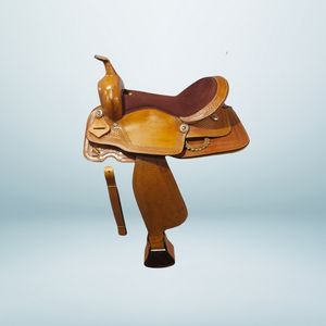 เบาะนั่งทรงลึกแบบตะวันตกพร้อมกระโปรงสัมผัสแบบปิดทำจากหนังคุณภาพระดับพรีเมี่ยม - Product Image 1