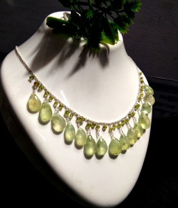Collier Pendentif Goutte d'Eau en Prehnite Naturelle, Argent Sterling 925, Fait Main, Facetté, Style Bohème, Troisième Qualité Fine - Product Image 6