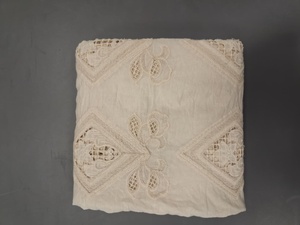 Tela Bordada de Algodón Blanco Premium en Oferta - Material con Diseño Geométrico de Diamantes y Calado para Vestidos y Chalecos - Product Image 2